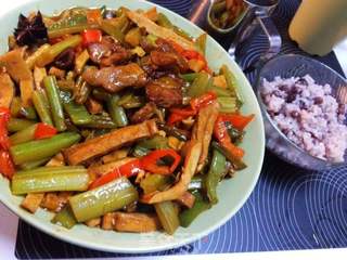 小炒豆干~芹菜五花肉炒豆干的做法步骤:16