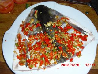 蒸鱼豉油版剁椒鱼头的做法步骤：3