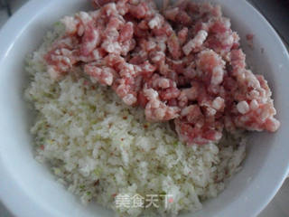 萝卜肉馅水饺的做法步骤:3