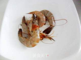 西红柿鸡蛋鲜虾面条的做法步骤:2
