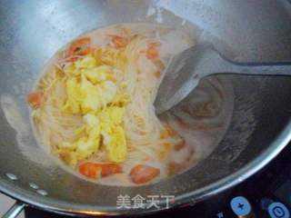 西红柿鸡蛋鲜虾面条的做法步骤:8