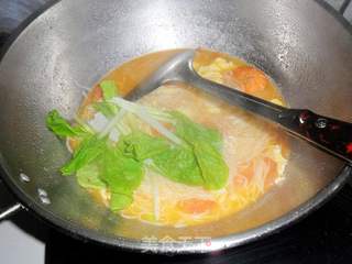 西红柿鸡蛋鲜虾面条的做法步骤:9