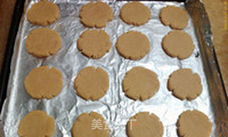 满口酥香的黑芝麻桃酥的做法步骤:4