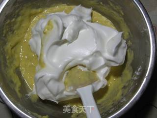 香蕉酸奶戚风的做法步骤:9