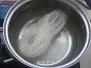 鸡蛋炒粉丝的做法步骤:2