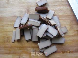 荷兰豆炒鸡蛋干的做法步骤:4