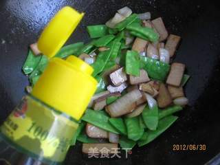 荷兰豆炒鸡蛋干的做法步骤:14