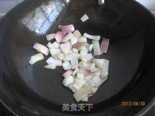 荷兰豆炒鸡蛋干的做法步骤:7