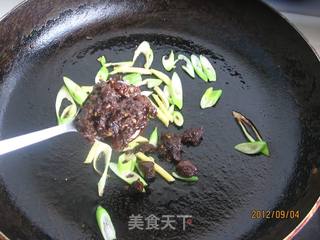 香菇酱炒豆腐的做法步骤:6