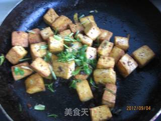 香菇酱炒豆腐的做法步骤:11