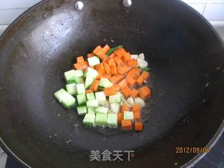 香菇酱炒鸡丁的做法步骤:6