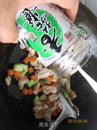 香菇酱炒鸡丁的做法步骤:8