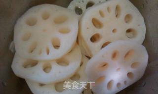 胡萝卜玉米莲藕大骨汤的做法步骤:6