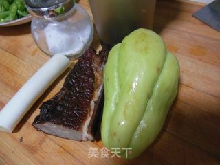 腊肉炒佛手瓜的做法步骤：1