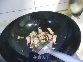 腊肉炒佛手瓜的做法步骤：8