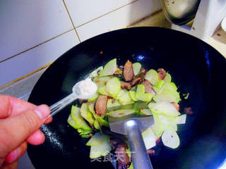 腊肉炒佛手瓜的做法步骤:11