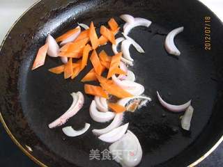 小炒松蘑的做法步骤:7