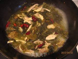 酸菜炖烧鸡—剩菜可以再利用的做法步骤:9