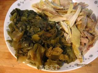 酸菜炖烧鸡—剩菜可以再利用的做法步骤:3