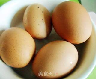 鸡蛋 三丁炒米饭的做法步骤:2