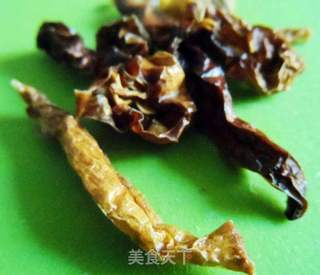 鸡蛋 三丁炒米饭的做法步骤:3