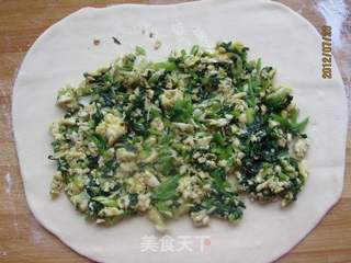 油菜鸡蛋煎饼的做法步骤:11