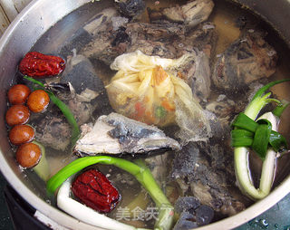 玉米乌鸡汤的做法步骤:6