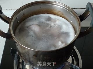 【猪蹄黄豆汤and红烧猪蹄】一举两得的美味的做法步骤：2