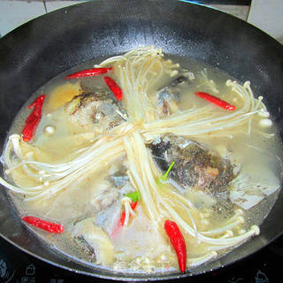 鱼头素菜锅的做法步骤:6