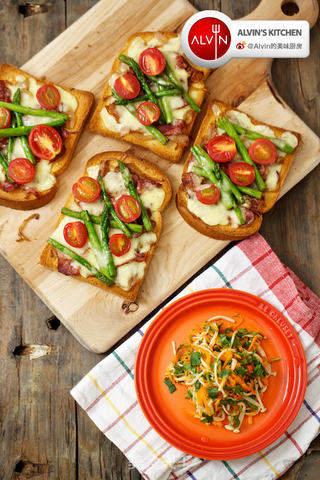 土司pizza和胡萝卜凉菜的做法步骤:10