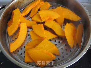 南瓜芝麻团的做法步骤:2