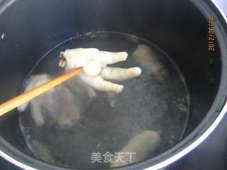 秋葵鸡爪汤的做法步骤:8
