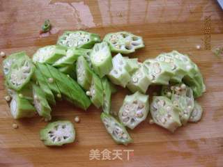秋葵炒虾的做法步骤:2