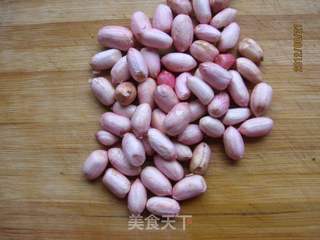 花生炖鸡爪的做法步骤:2