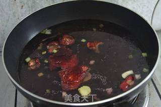 红菇肉片线面的做法步骤:5