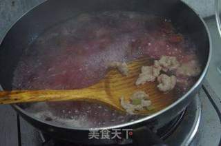 红菇肉片线面的做法步骤:6