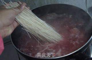 红菇肉片线面的做法步骤:7
