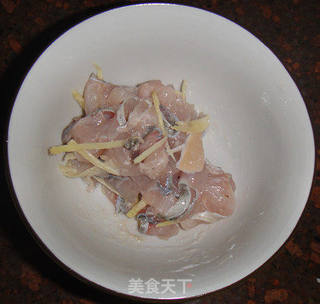 鲜嫩桂花鱼片粥的做法步骤:2
