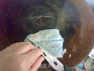 【德世朗冰箱剪试用报告】土鱿炒荷兰豆的做法步骤:2