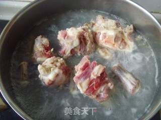 【食尚擂台火锅赛区】:添一份浪漫气息---红酒火锅的做法步骤:2