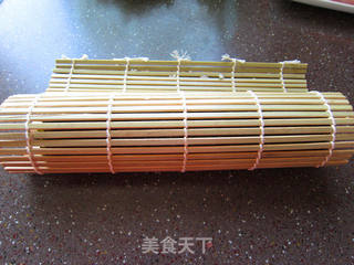 金枪鱼沙拉紫菜包饭的做法步骤:22