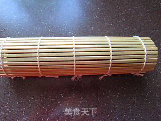 金枪鱼沙拉紫菜包饭的做法步骤:24