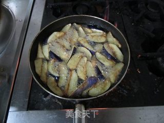 红烧茄子煲的做法步骤:3