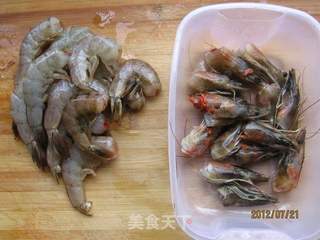 蒜蓉粉丝蒸虾的做法步骤:3