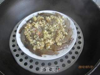蒜蓉粉丝蒸虾的做法步骤:14