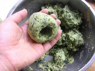 红薯叶玉米面小窝头的做法步骤:11