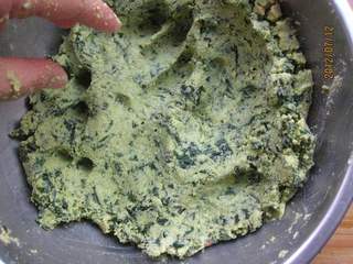 红薯叶玉米面小窝头的做法步骤:10