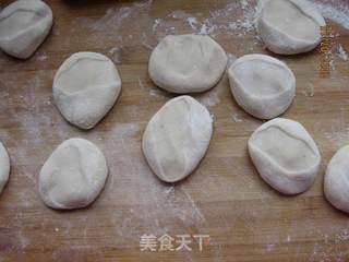 花朵绿豆沙包的做法步骤:5