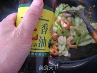 黄瓜炒虾的做法步骤:13