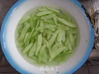 黄瓜炒虾的做法步骤:7